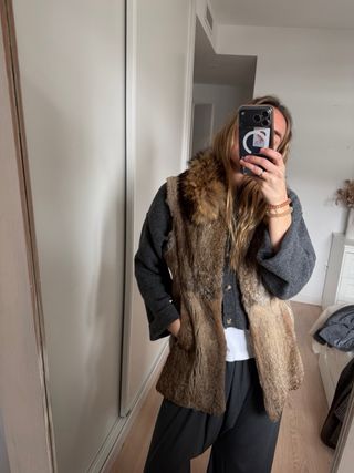 Chaleco de conejo y zorro