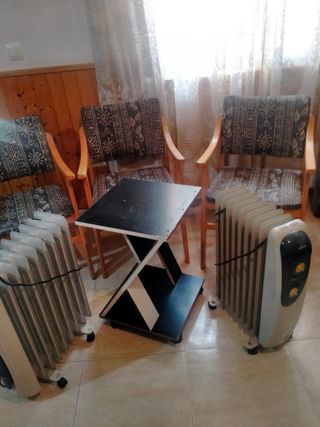 3 Poltrone, 2 Stufe e Tavolo Ausiliare