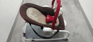 Mecedora bebé cómo nueva y cambiador viaje nuevo