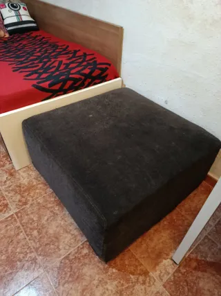 Puff otomana tapizado oscuro