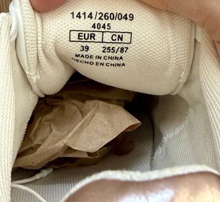 Zapatillas Bershka Beige y Blancas Mujer