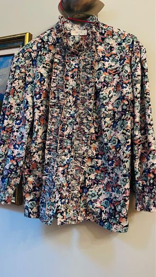 Blusa MEISIE floral con volantes