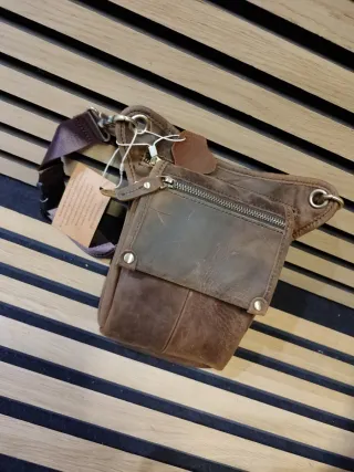 Riñonera de piel con acople para pierna