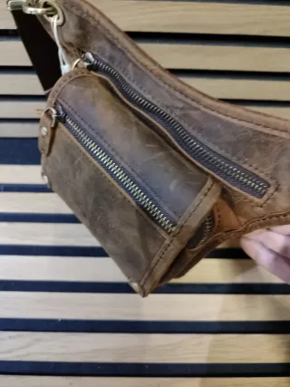 Riñonera de piel con acople para pierna