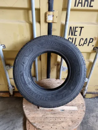 Vendo 1 Neumático de furgón en perfecto estado