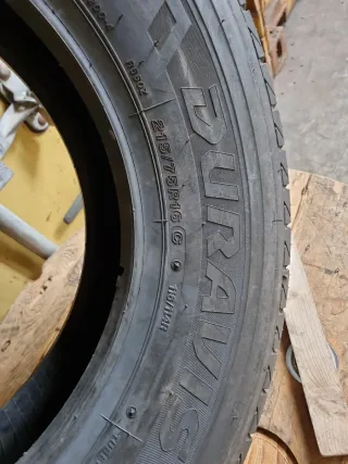 Vendo 1 Neumático de furgón en perfecto estado