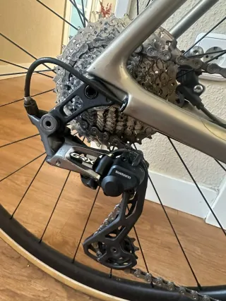 SCOTT ADDICT GRAVEL 20 CARBONO - OPORTUNIDAD