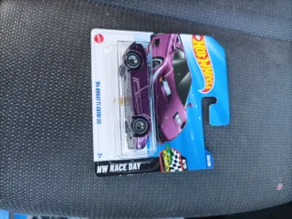 Hot Wheels 94 Bugatti EB110 SS Morado STH