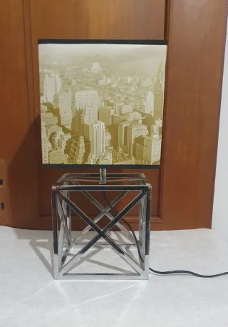 Lampada da tavolo design moderno