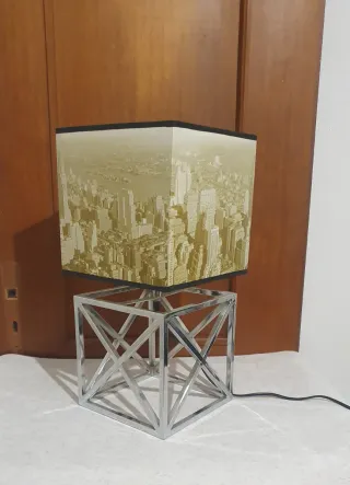 Lampada da tavolo design moderno