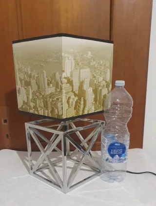 Lampada da tavolo design moderno