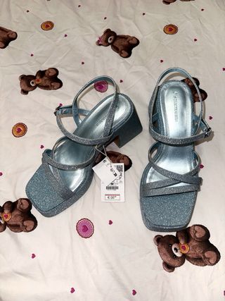 Sandalias tacón glitter plateadas