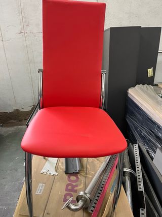 4 Sillas Polipiel Rojas Patas Metálicas