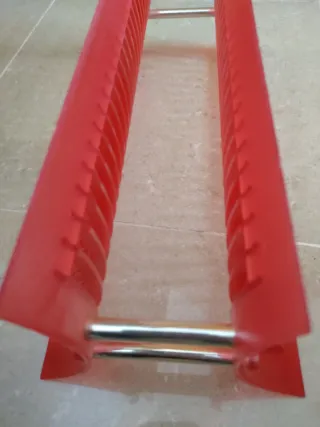 Soporte para CDs/DVDs rojo