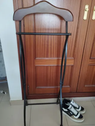 Perchero vestidor madera y metal