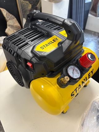 Compresor Stanley Silencioso DST 100/8/6