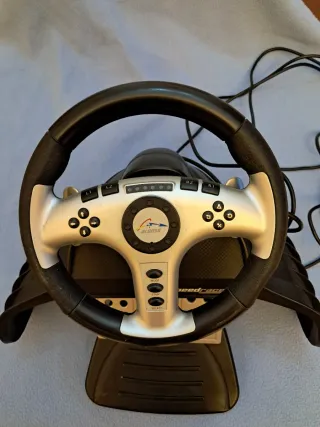 Consolle Nintendo Wii e Sony PlayStation con accessori