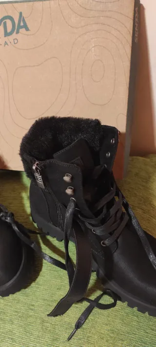 Botas Senda Negras Talla 40 Nuevas