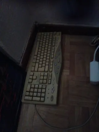 Torre PC IBM, LG, DVD, Cables