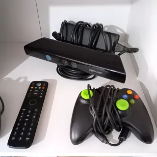Xbox 360 500GB con Kinect y Accesorios