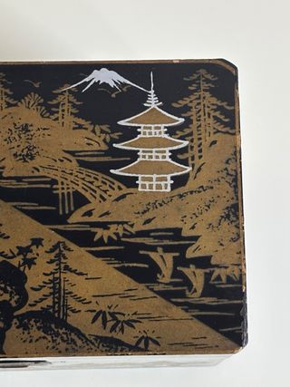 Piccolo portagioie vintage con carillon