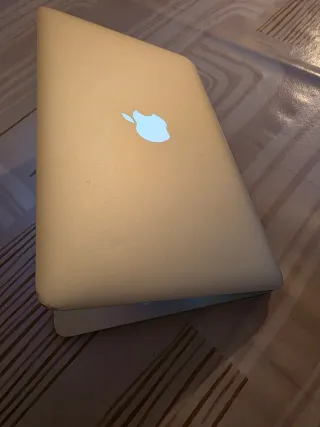 MacBook Air 11 2015 i5/4GB/128GB Plata