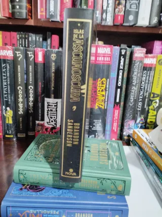 Islas de la Ascuaoscura: Una novela del Cosmere