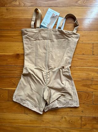 Moldeador Torso Leonisa Beige