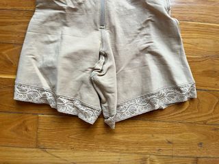 Moldeador Torso Leonisa Beige