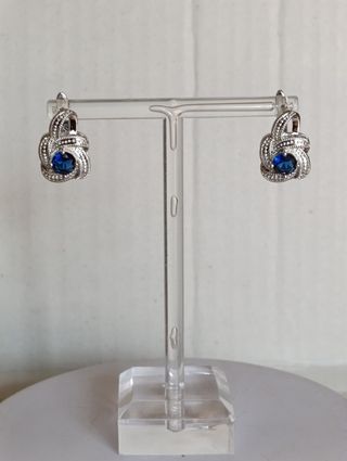 PENDIENTES / LABRADOS / CON LUMINOSOS ZAFIROS