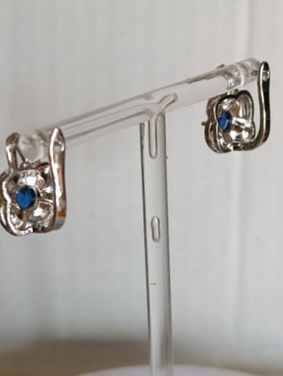 PENDIENTES / LABRADOS / CON LUMINOSOS ZAFIROS