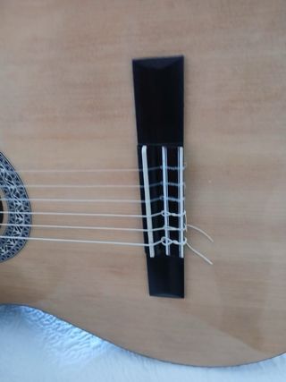 Guitarra Clásica Admira Sara y funda