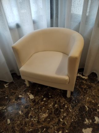 Sillón de habitación color crema