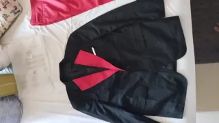 Traje de 3 piezas rojo y negro