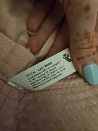 Cappello pescatore rosa con farfalle