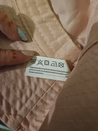 Cappello pescatore rosa con farfalle