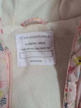 Buzo de niña con estampado floral