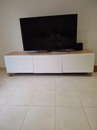 Mueble TV moderno blanco y madera