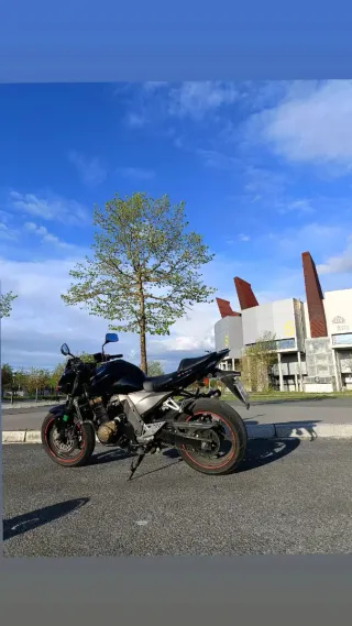 Kawasaki Z750 Negra