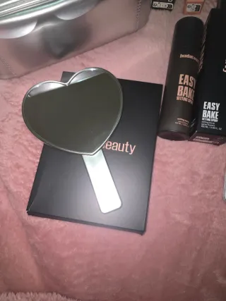 Set Huda Beauty neceser y maquillaje