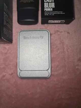 Set Huda Beauty neceser y maquillaje