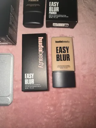 Set Huda Beauty neceser y maquillaje