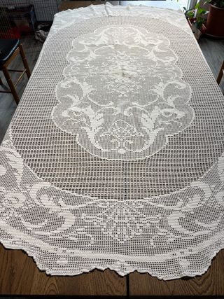 Toalha de Mesa Oval Renda Feita à Mão 160x207