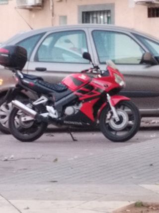Honda CBR 125cc Roja