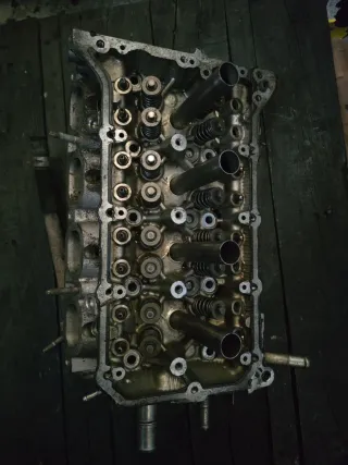 Culata Toyota Auris 1.6 Gasolina año 2008