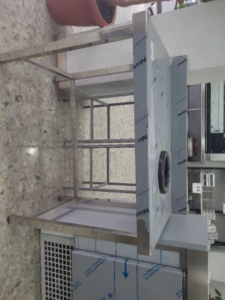 Mesa de acero inoxidable