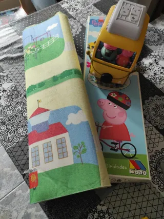 Lote Peppa Pig: Plano tapiz y Caravana