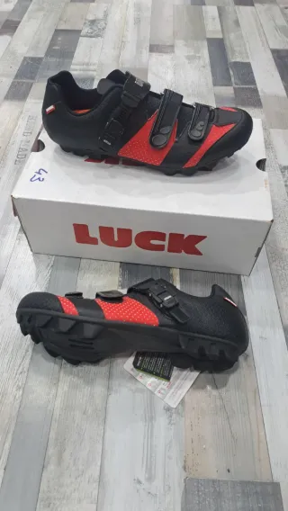 Zapatillas Ciclismo LUCK Negras y Rojas