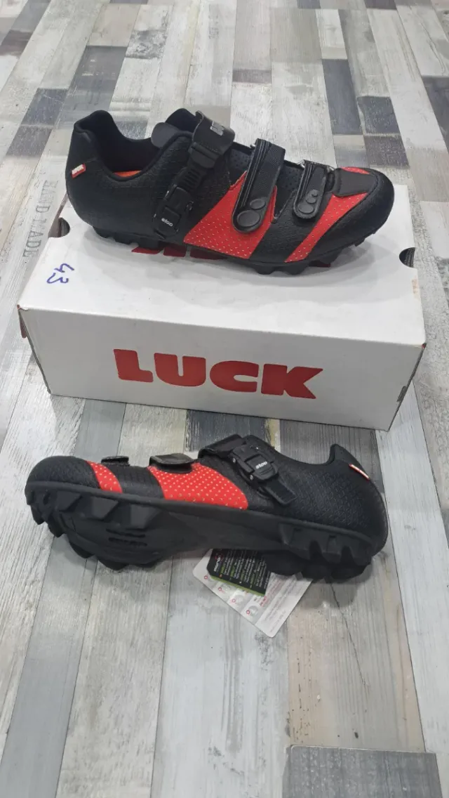 Zapatillas Ciclismo LUCK Negras y Rojas