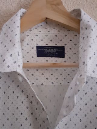 Camisa Pull and Bear blanca con dibujo